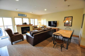 Beautiful East Vail 3 Bedroom Condo w/Hot Tub On shuttle Route.